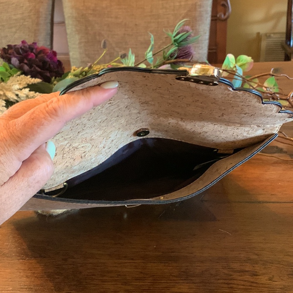 Scalloped Cork and Gold Clutch - Picture 4 of 4